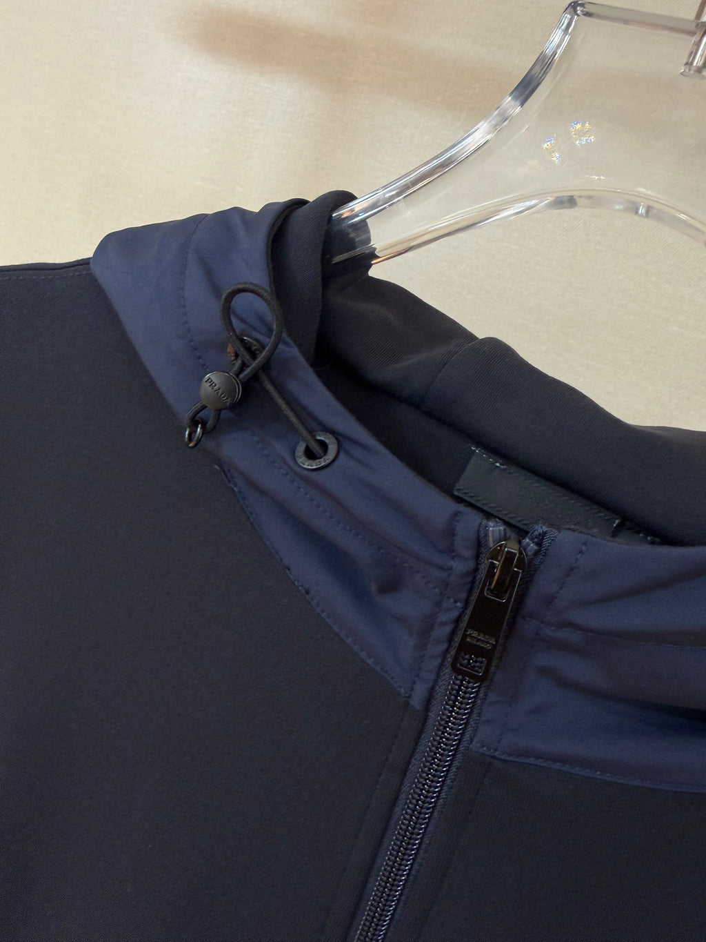 Outfit Prada