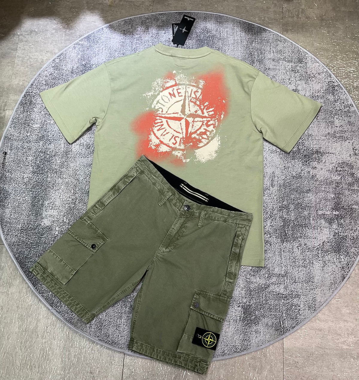 Outfit STONE ISLAND