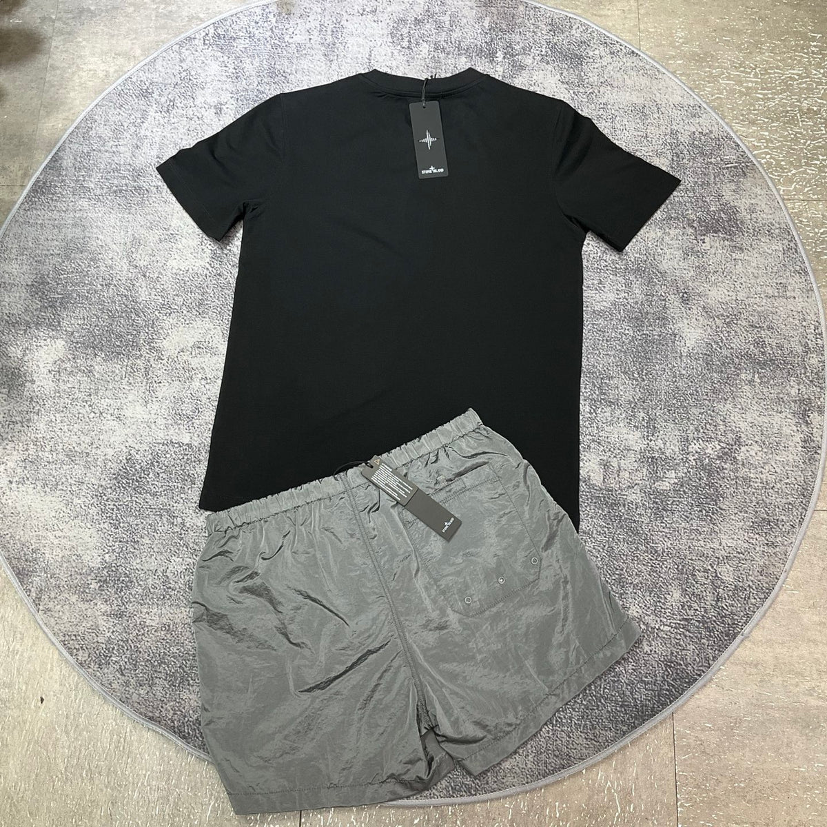 Outfit STONE ISLAND