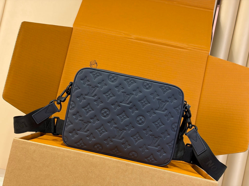 Louis Vuitton Trio Messenger