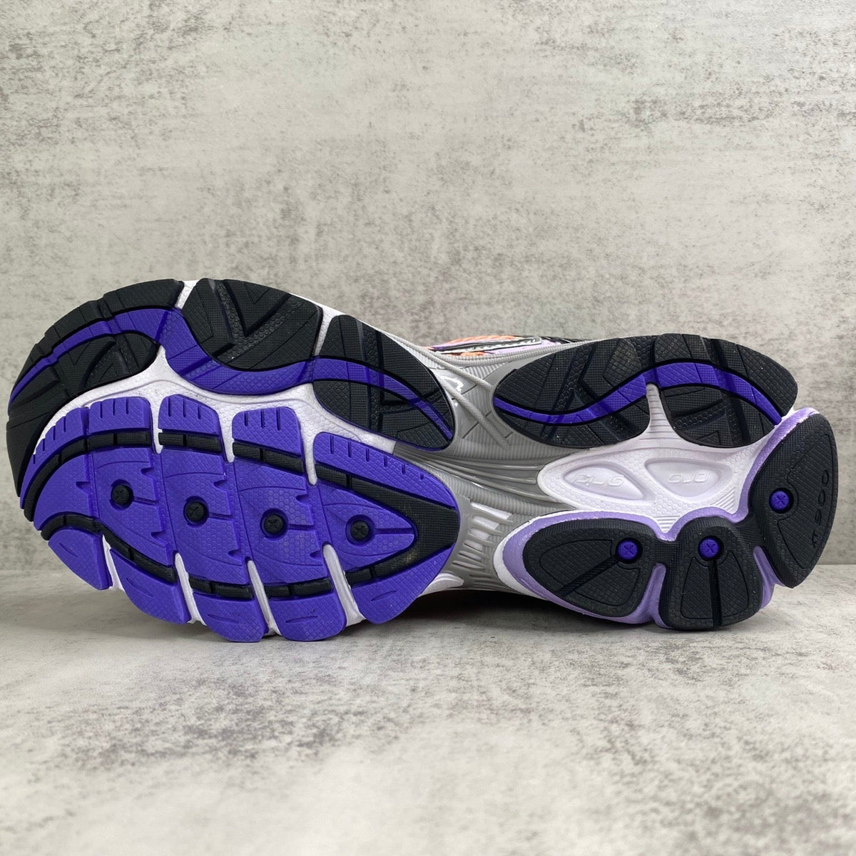 Saucony Omni 9