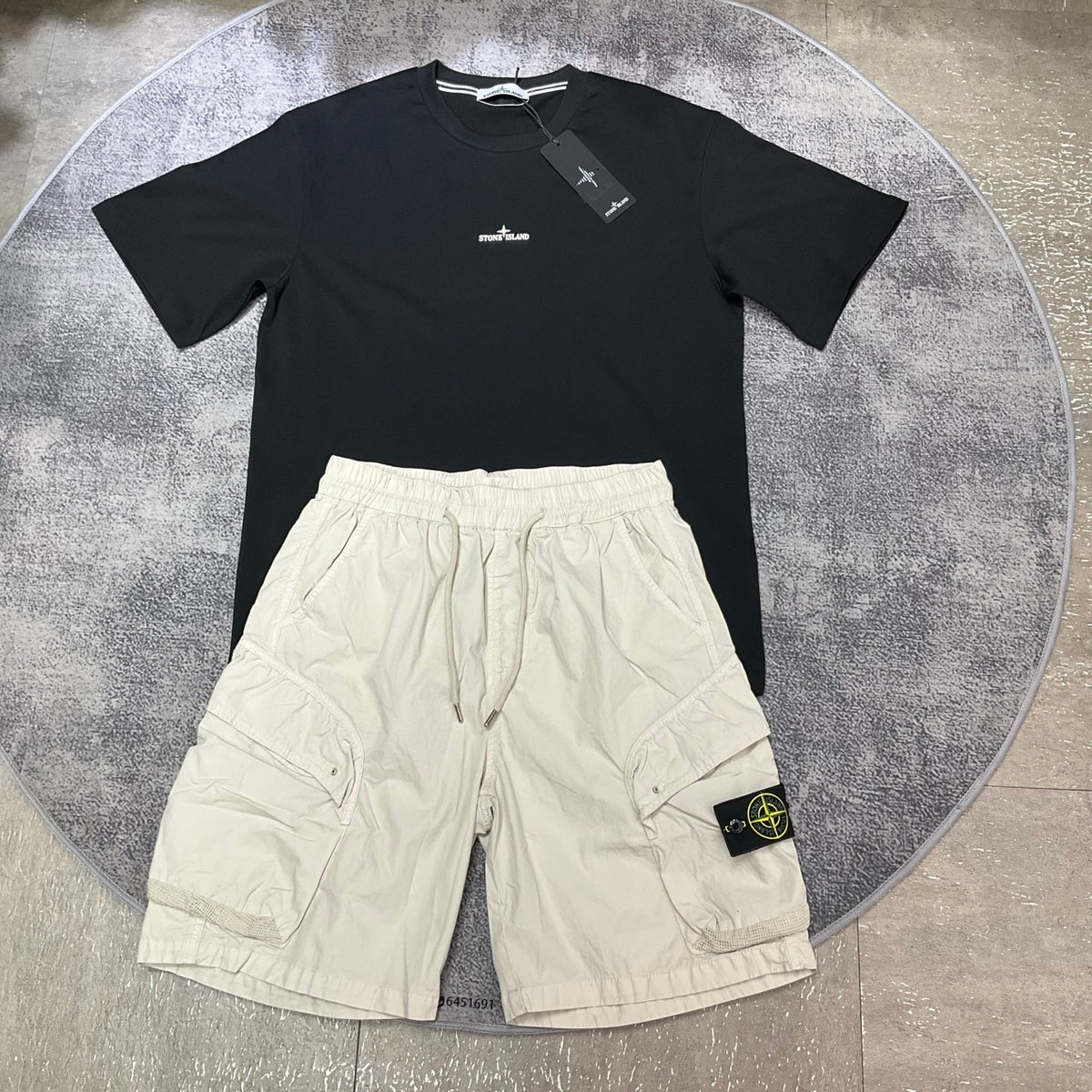 Outfit STONE ISLAND