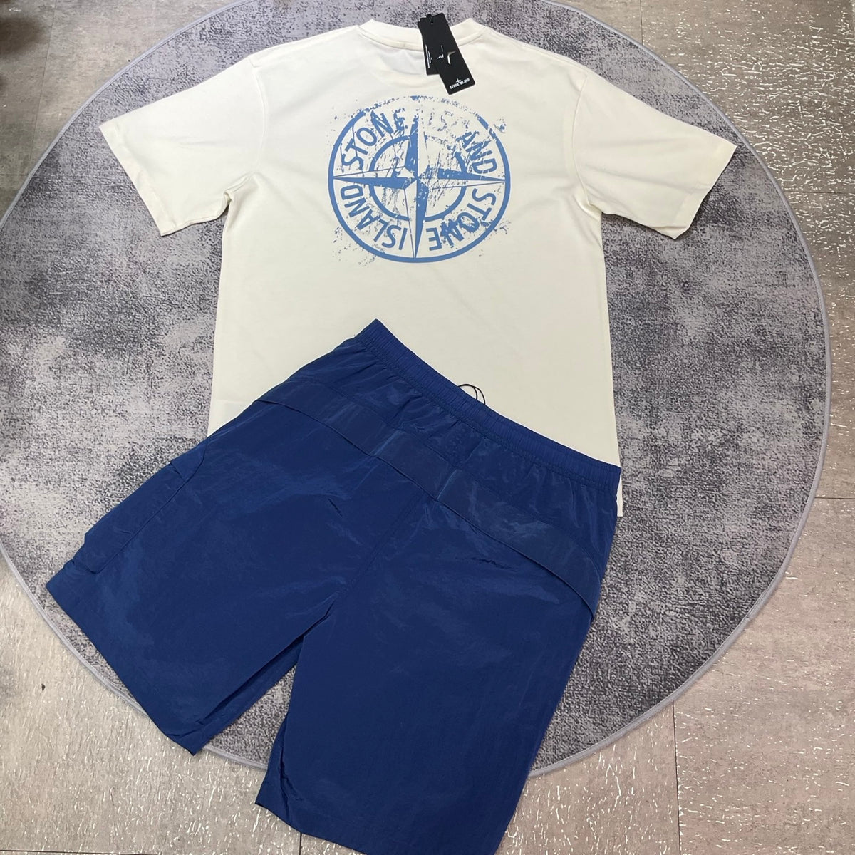 Outfit STONE ISLAND