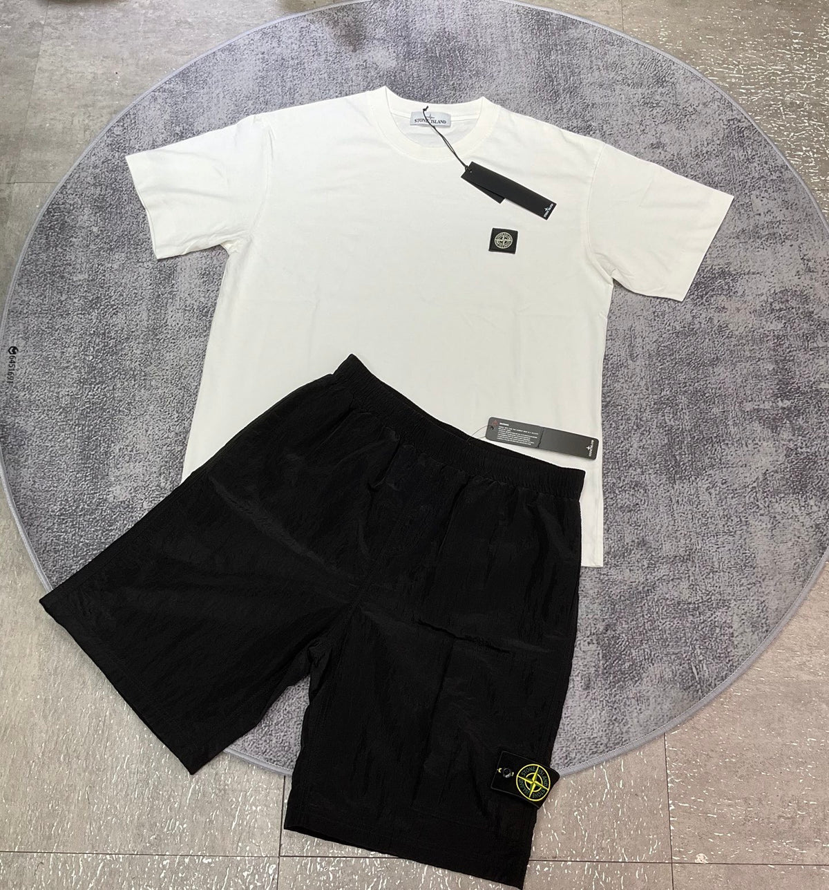 Outfit STONE ISLAND