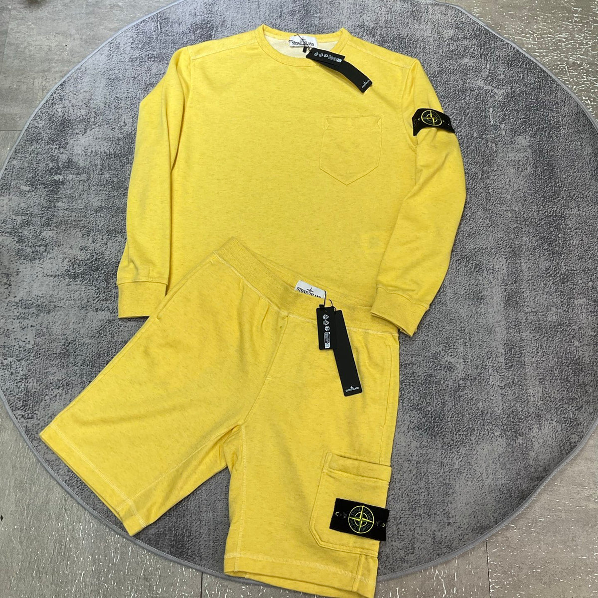 Outfit STONE ISLAND