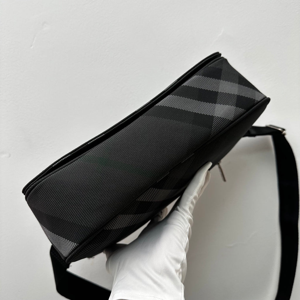 Sacoche Burberry Grid Messenger