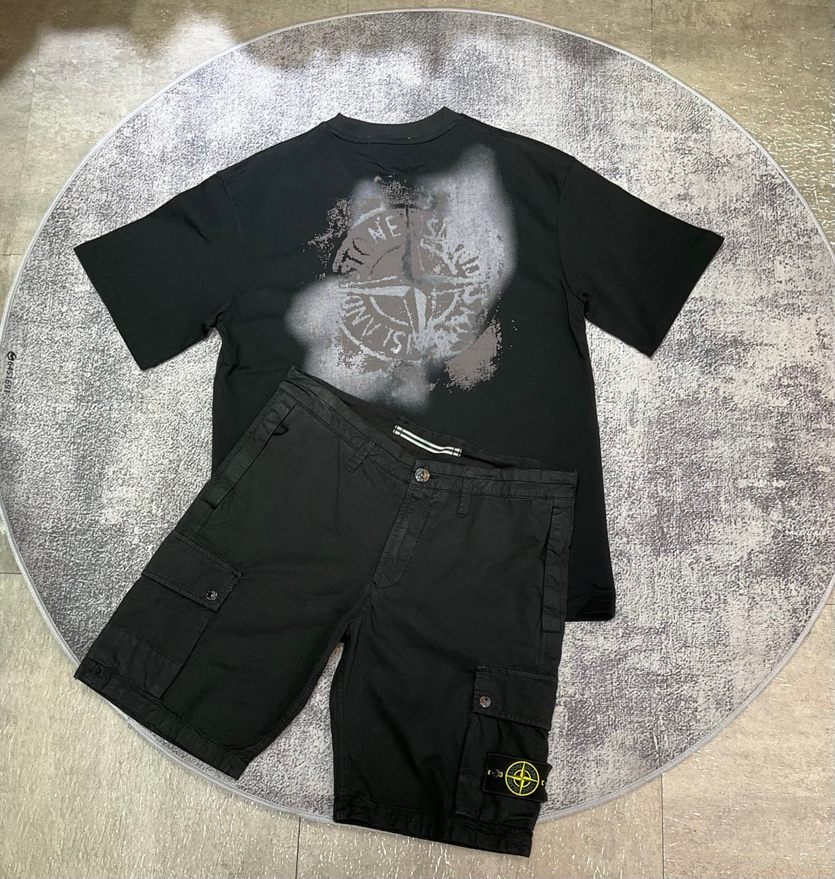 Outfit STONE ISLAND