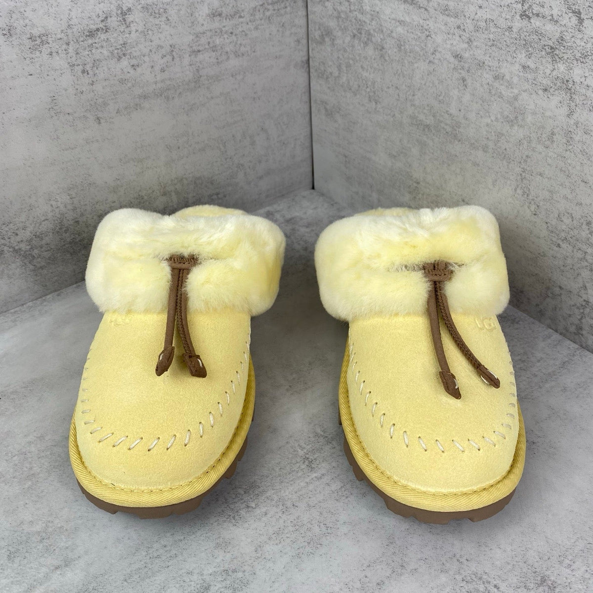 UGG STITCH