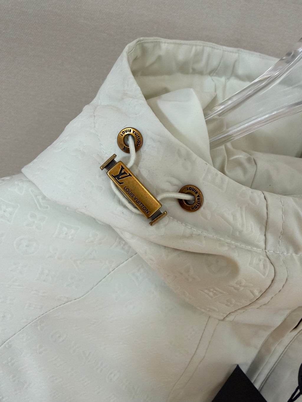 Veste LV