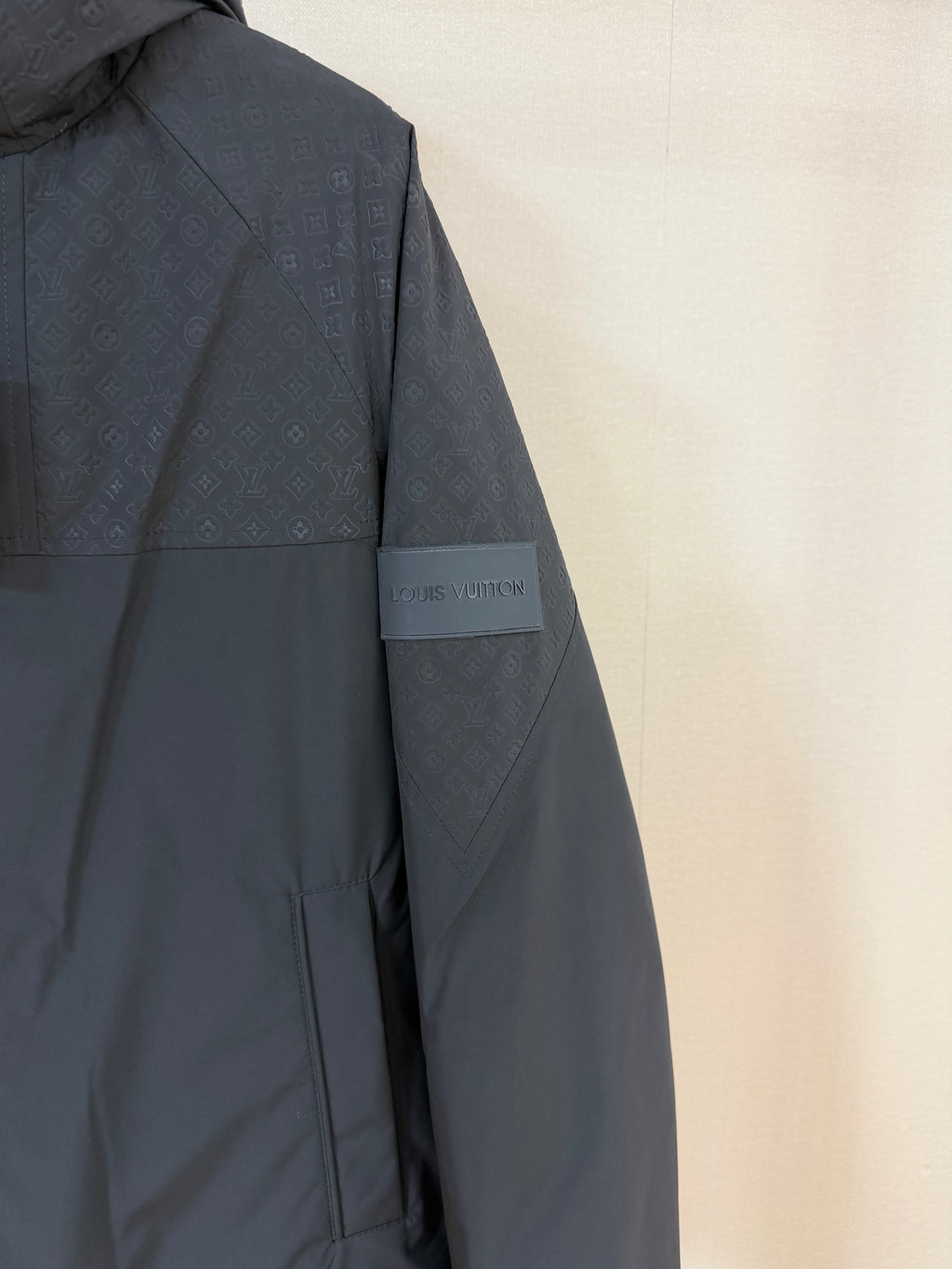 Veste LV