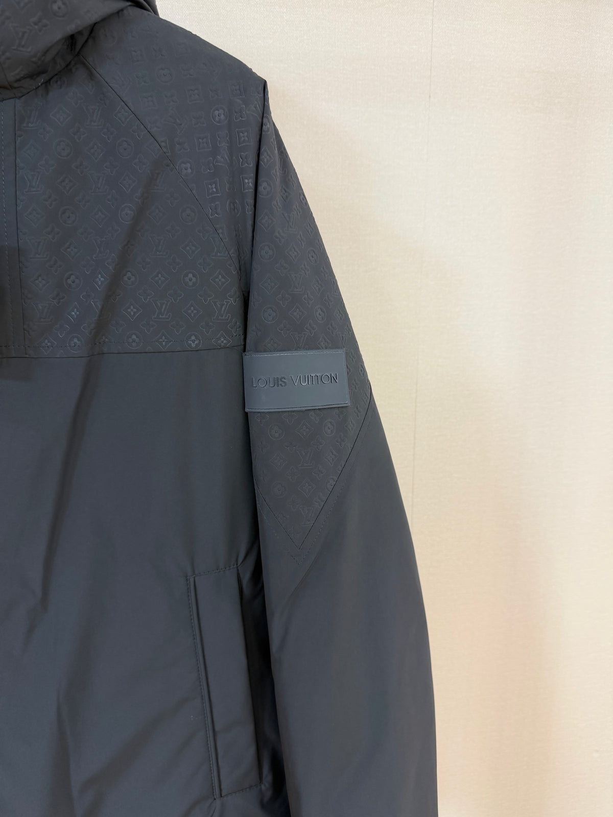 Veste LV