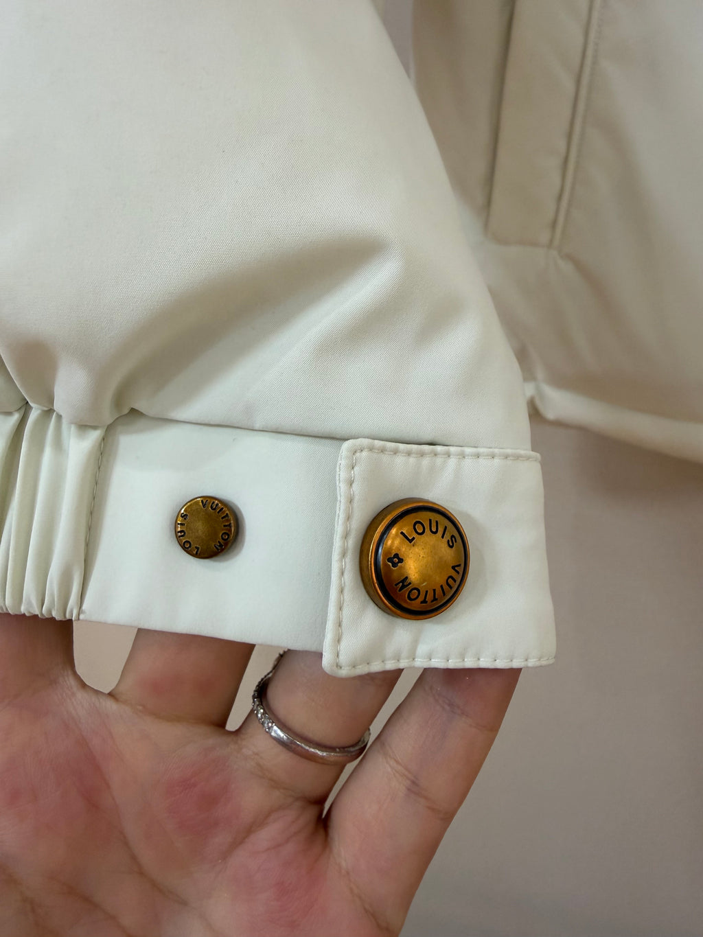 Veste LV