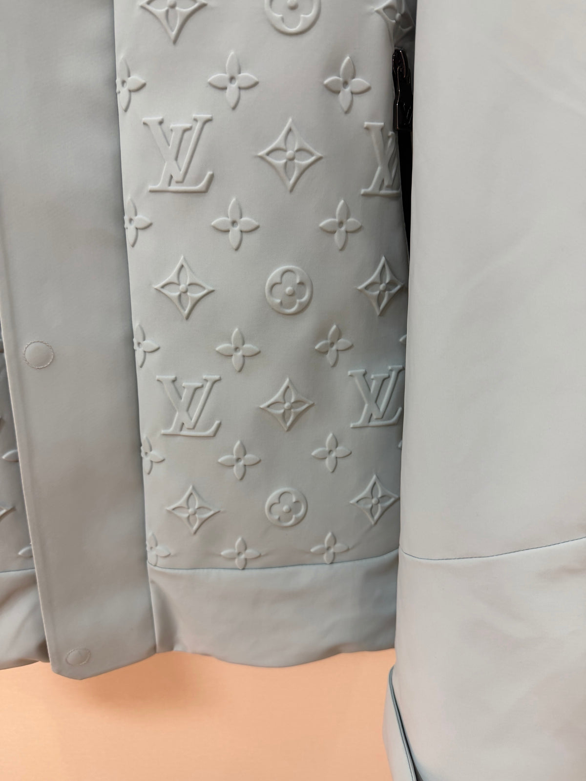 Veste LV