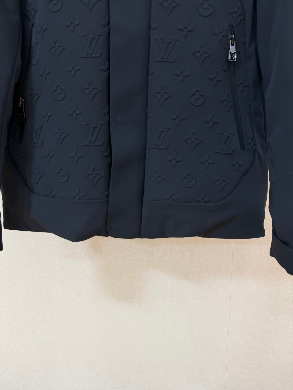 Veste LV